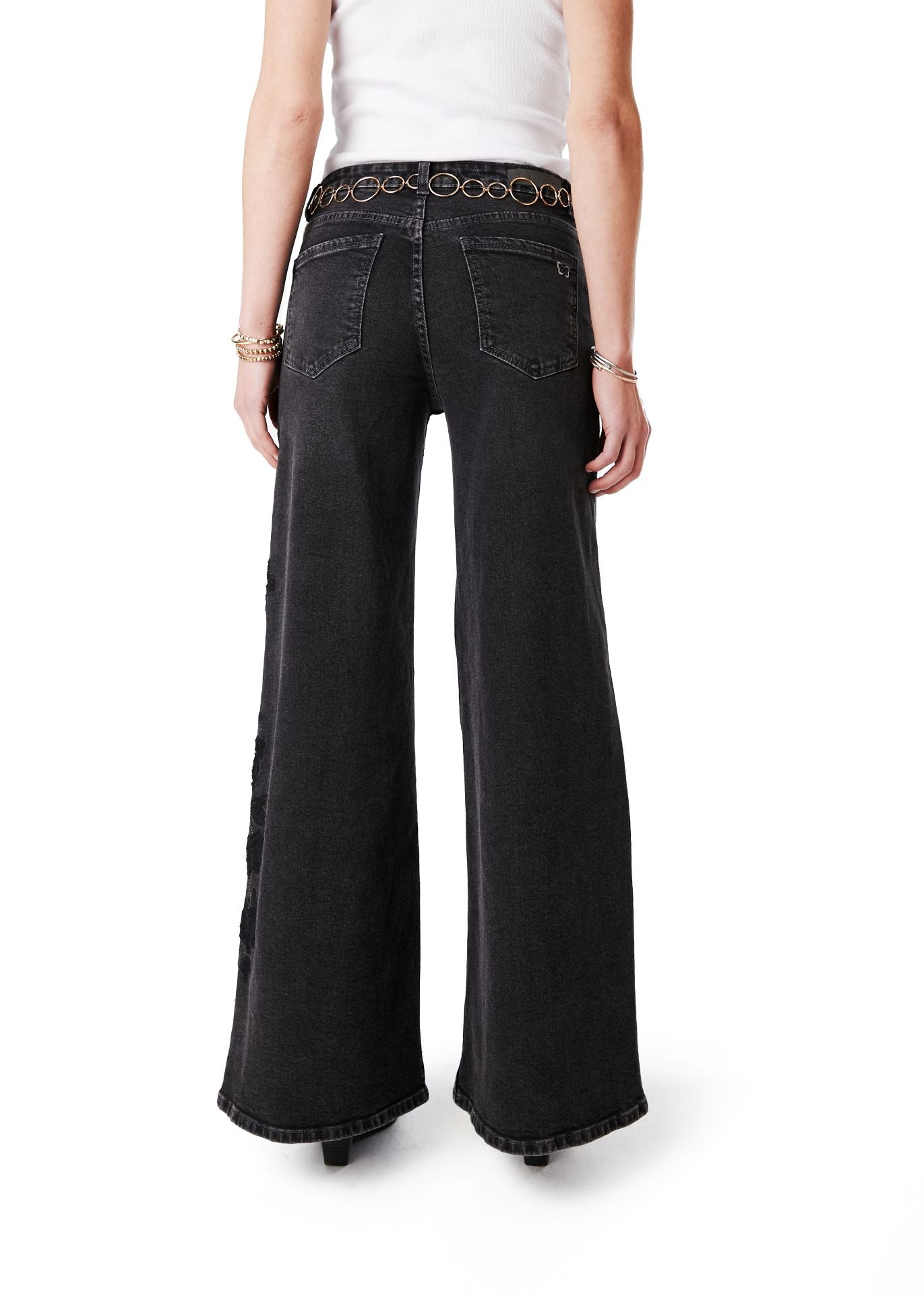 JEANS FLOWER PALAZZO C/ BORDADO NEGRO EFESIS