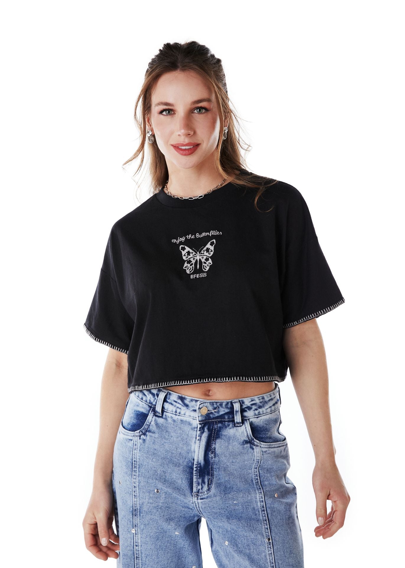 POLERA BIANCHI CROP OVERSIZE C/ BORDADO NEGRO EFESIS