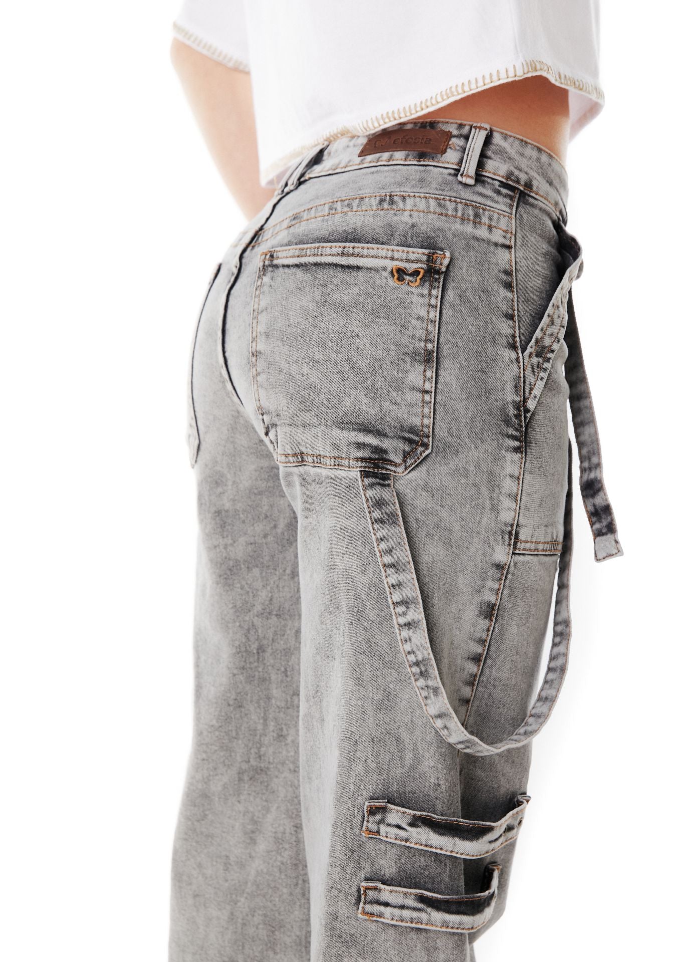 JEANS ZAHIR WIDE TRABAS BOLSILLO PARCHE GRIS EFESIS