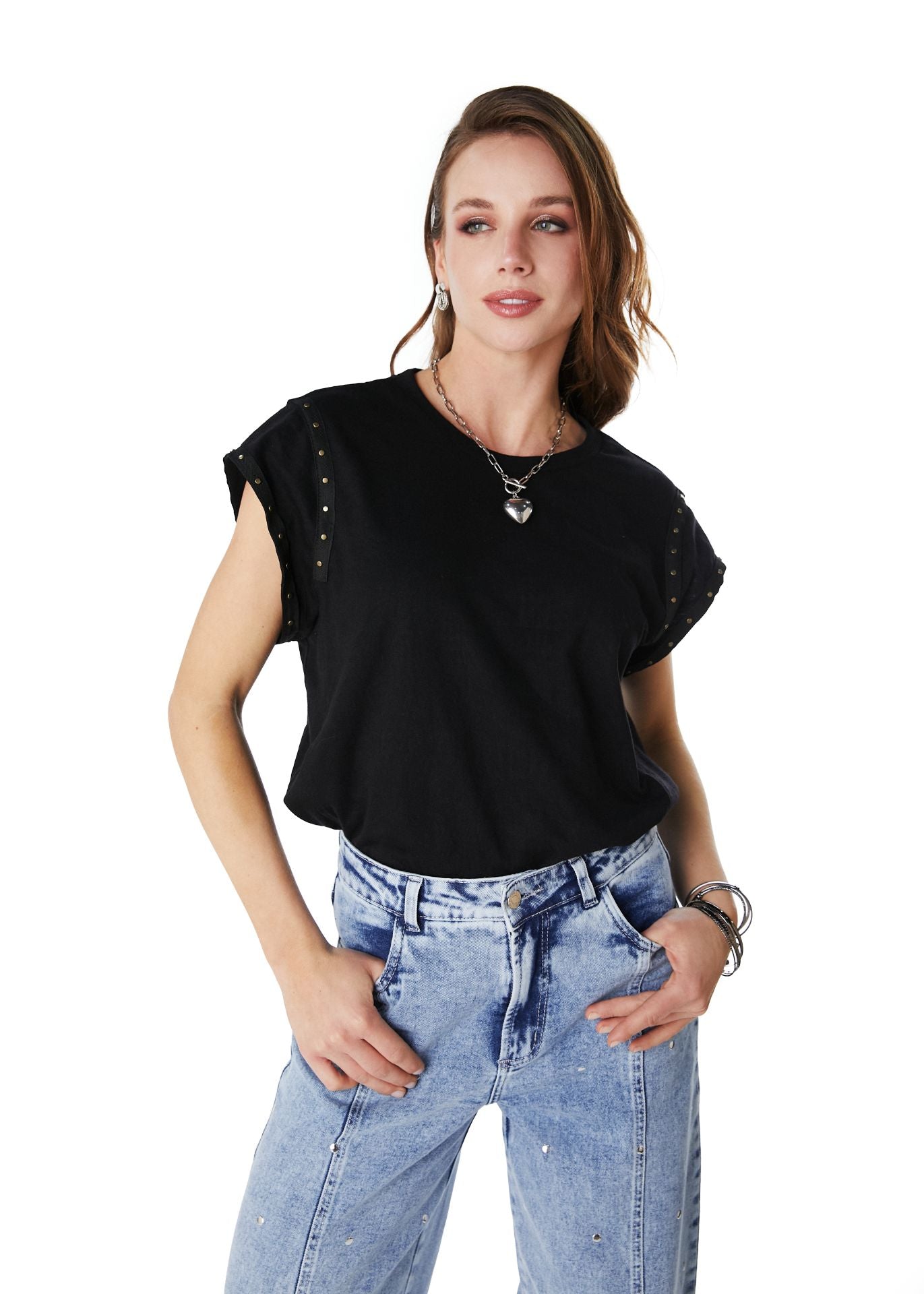 POLERA MERCIER OVERSIZE TACHAS Y ABERTURA ESPALDA NEGRO EFESIS