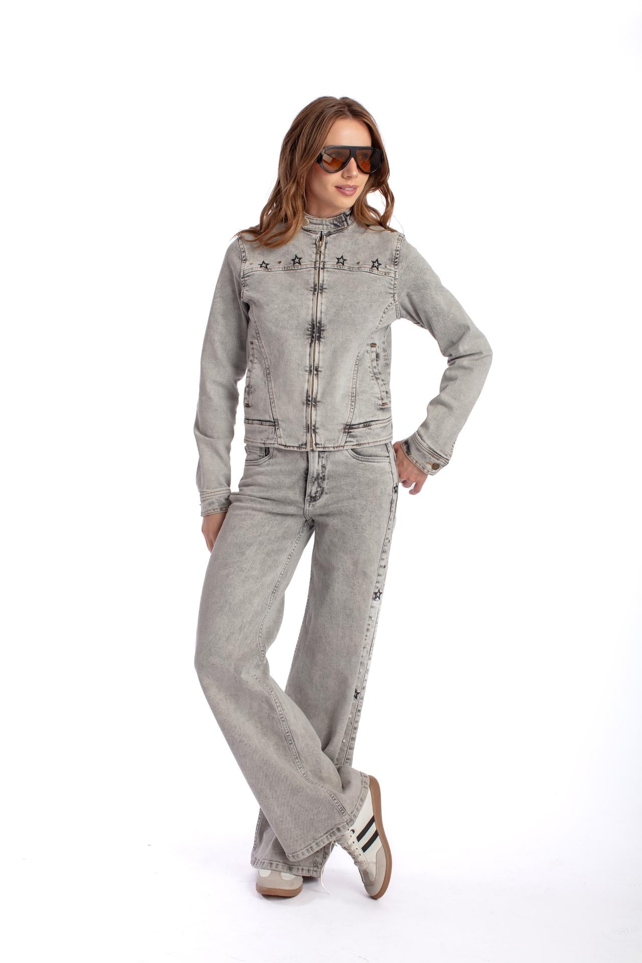 JEANS LULÚ WIDE PIEZA COSTADO BORDADO GRIS EFESIS