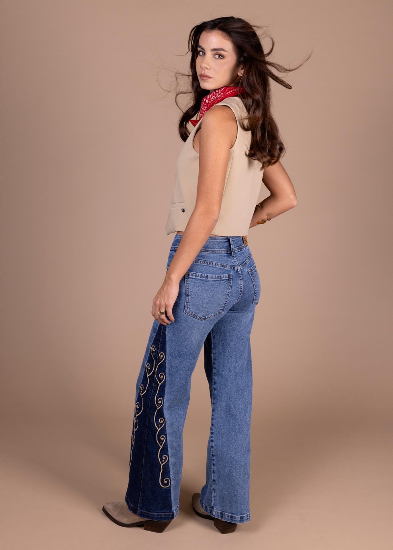 Jeans Virgo Palazzo Bordado y Tachas Azul Efesis