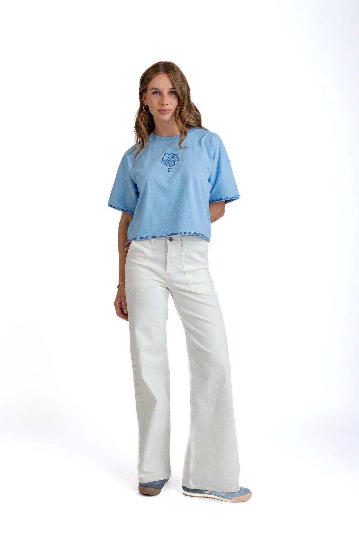 Polera Bianchi Crop Oversize C/Bordado Celeste Efesis