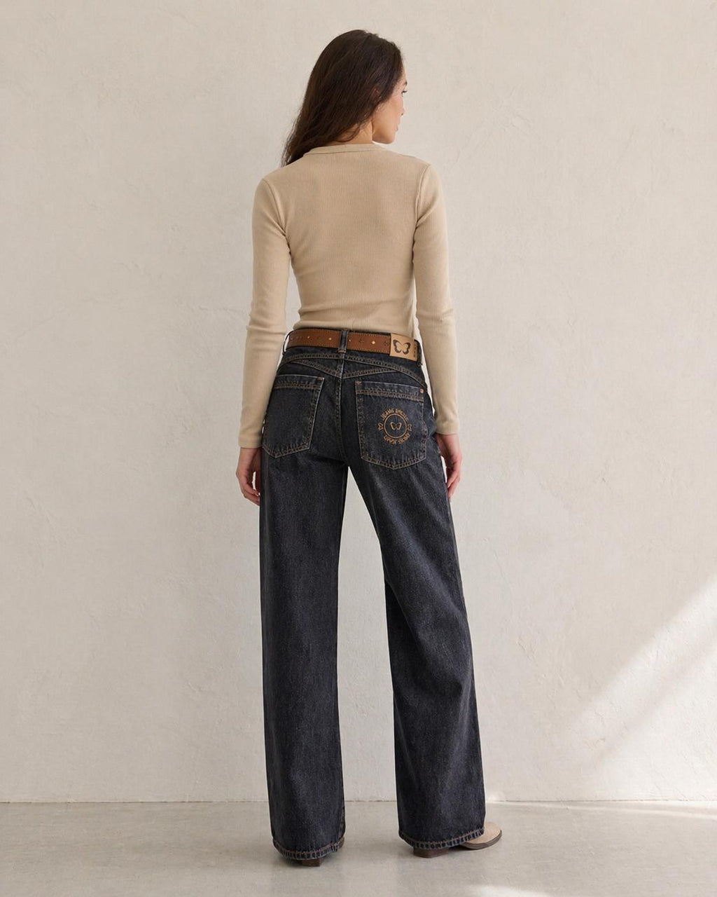 Jeans Atria Wide Tiro Bajo Pretina Pasada Negro Efesis