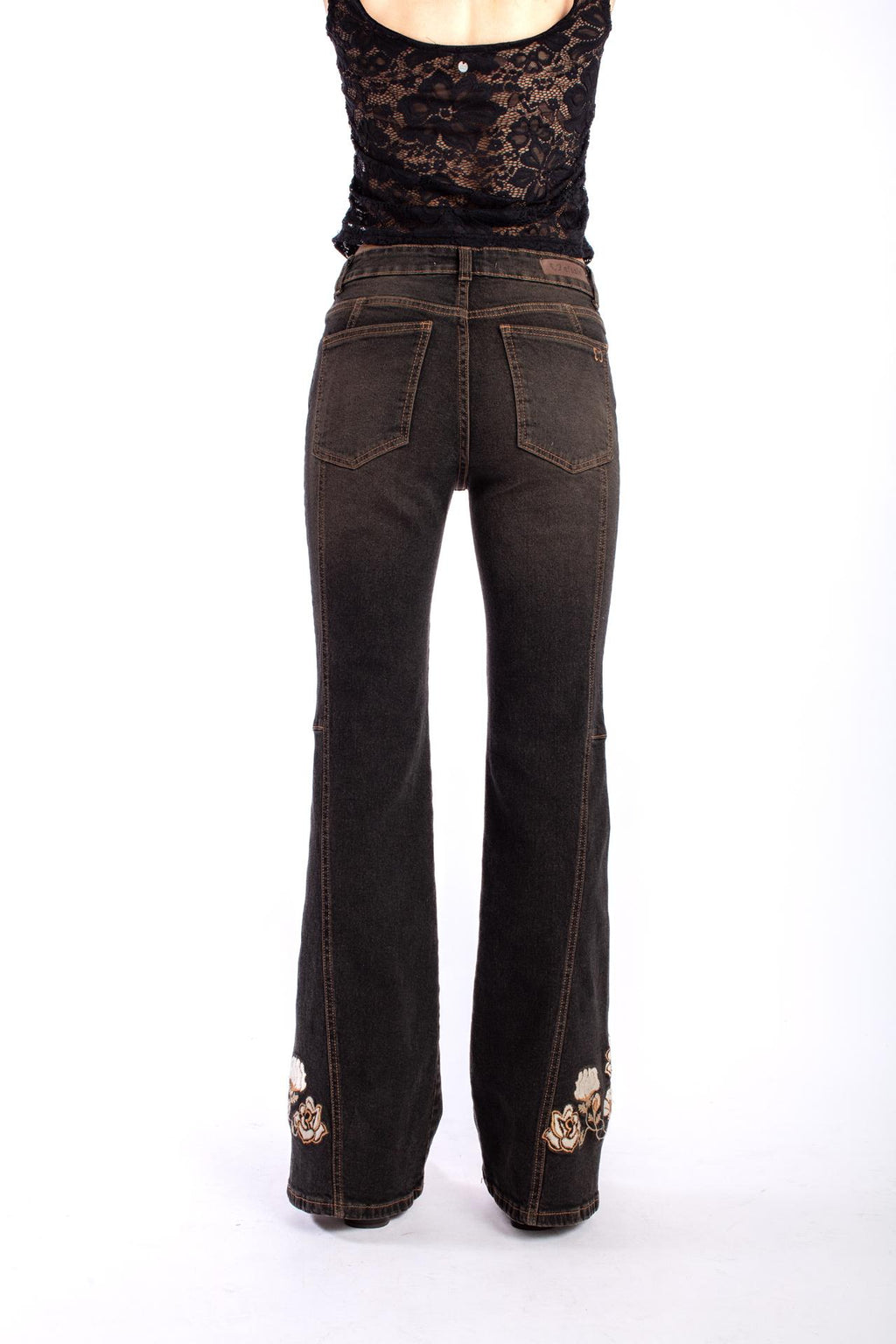 JEANS CURVI FLARE CORTES Y BORDADO EFESIS