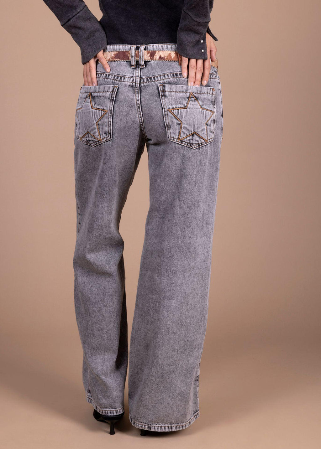 Jeans Puff Grey Wide Bolsillo c/Estrellas Gris Efesis