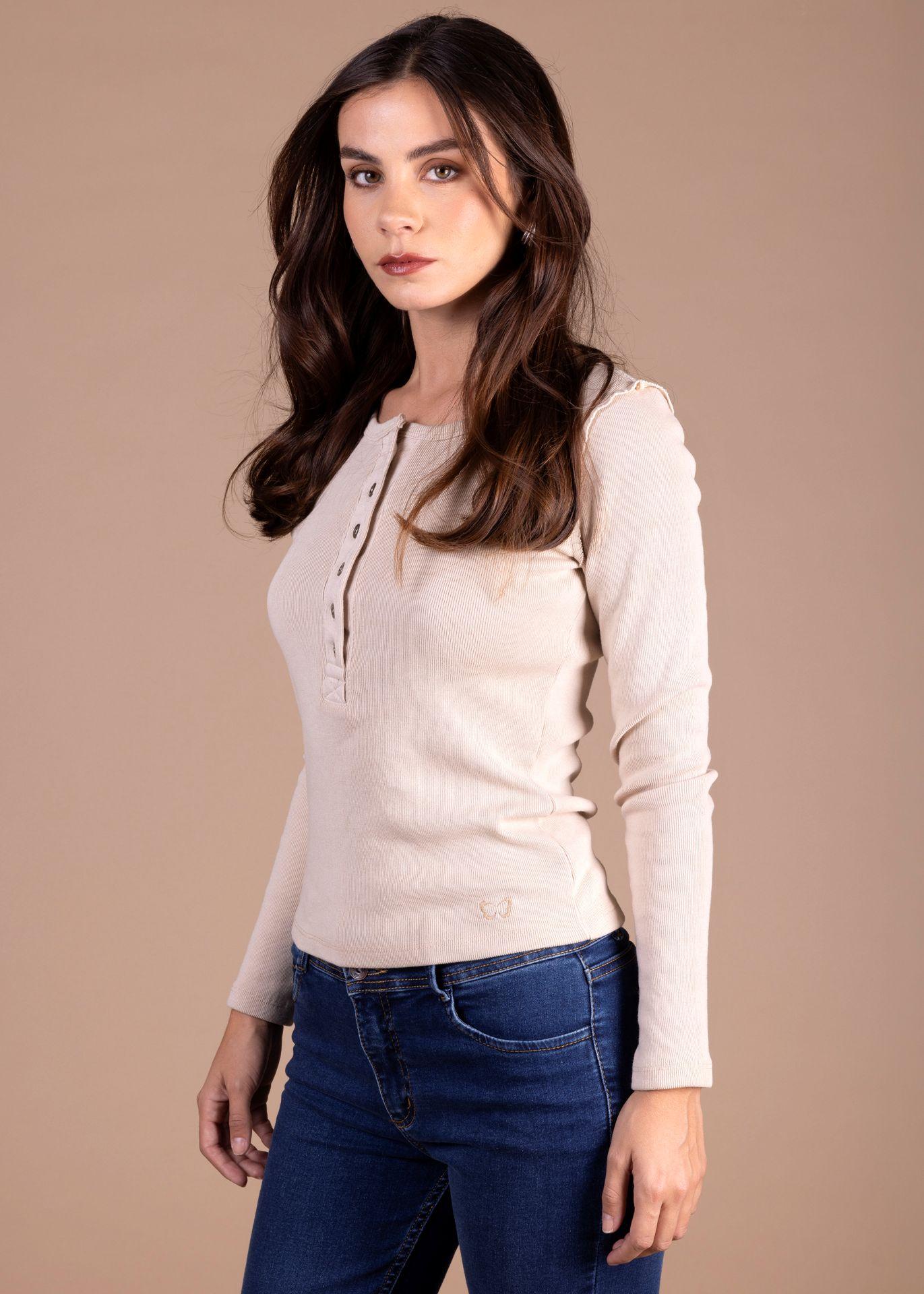 Polera Coral Regular Botonera Delantera Beige Efesis