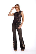 JEANS CURVI FLARE CORTES Y BORDADO EFESIS