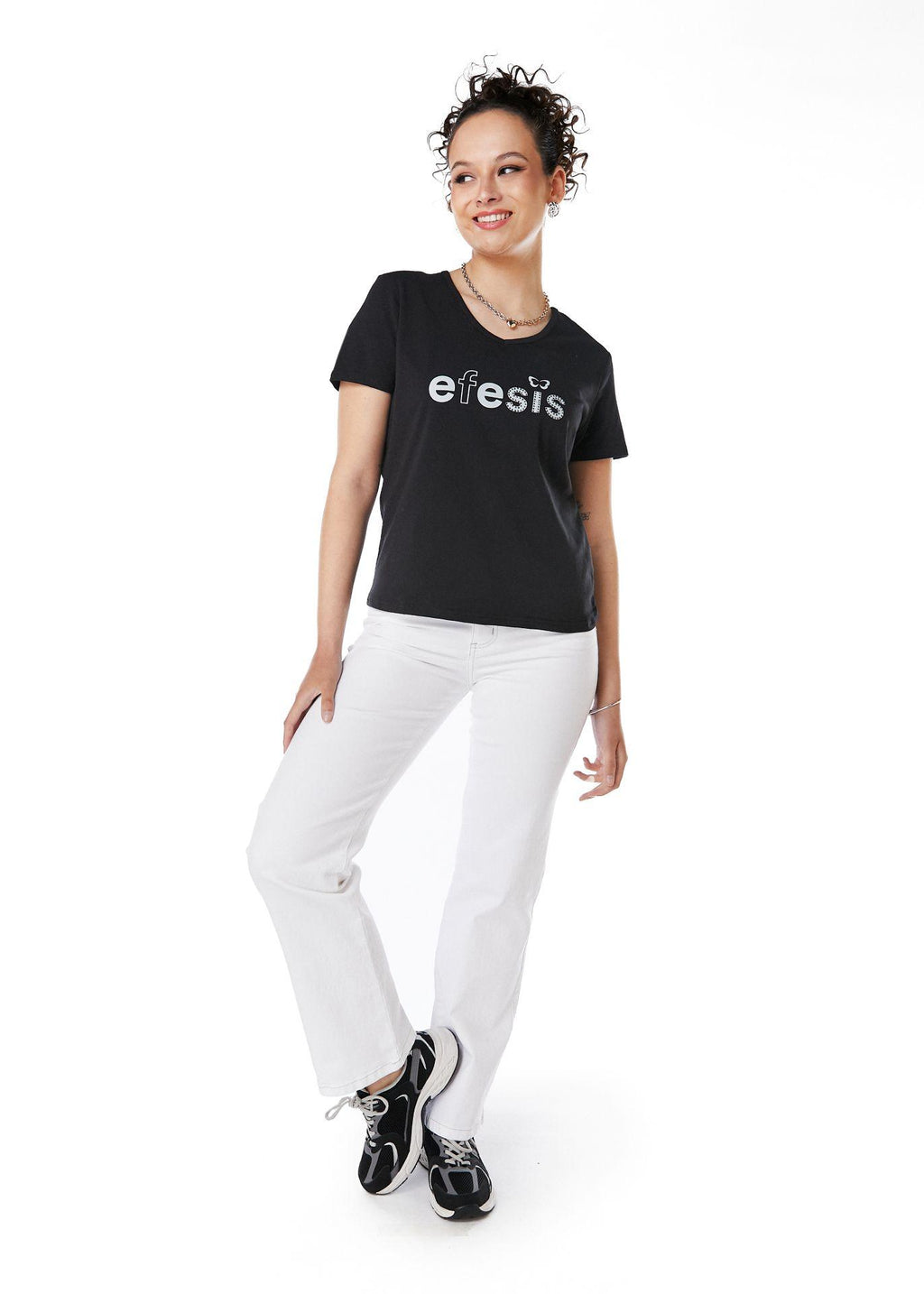 POLERA SARAI REGULAR ESTAMPADO Y TACHAS NEGRO EFESIS