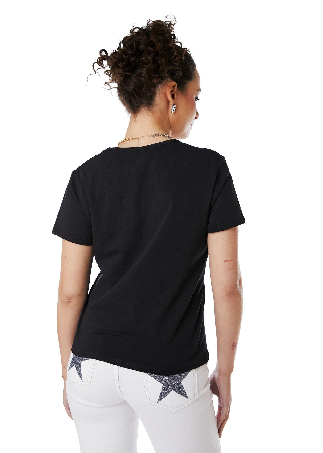 POLERA SARAI REGULAR ESTAMPADO Y TACHAS NEGRO EFESIS