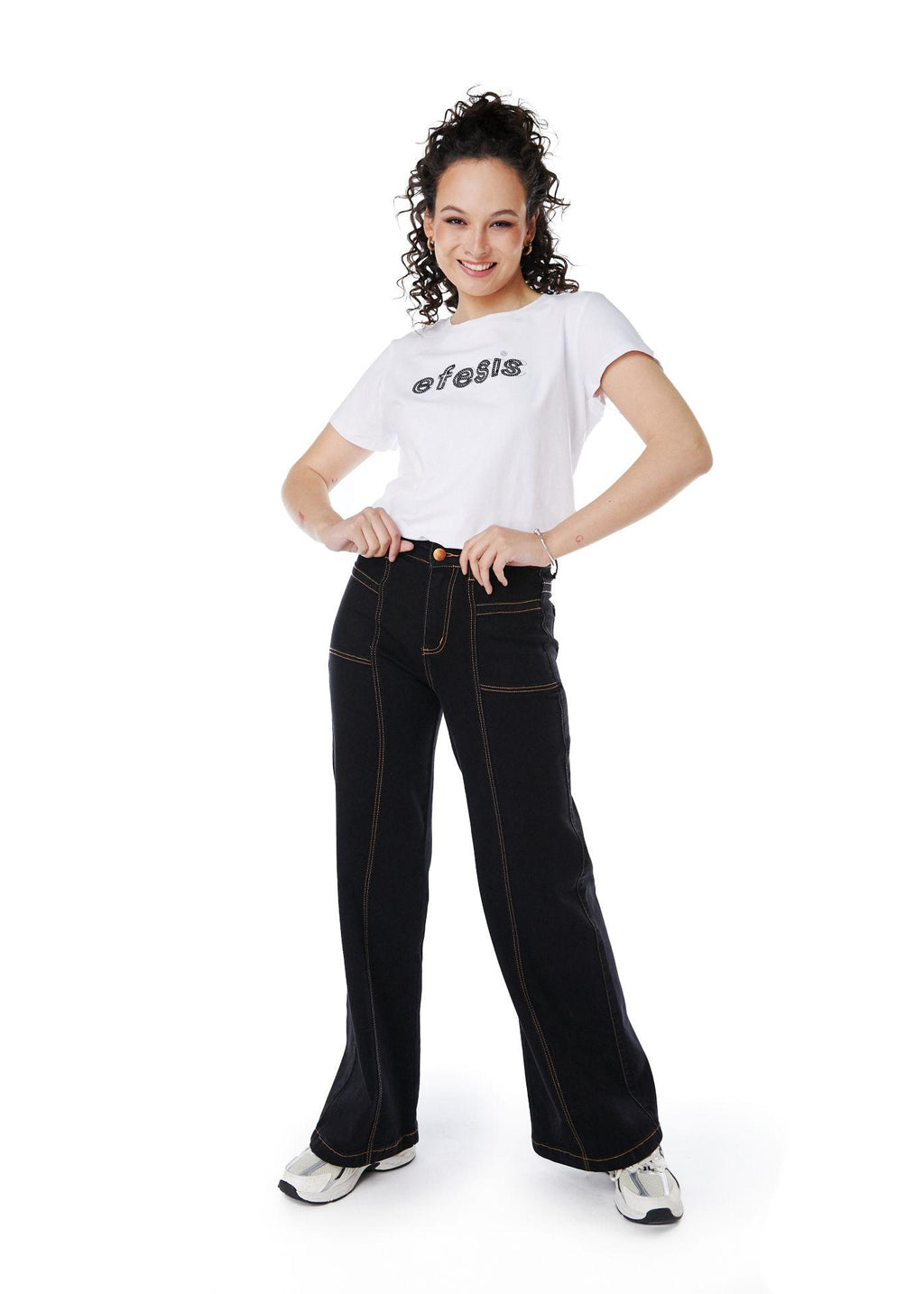 POLERA MILA REGULAR ESTAMPADO Y LENTEJUELAS BLANCO EFESIS