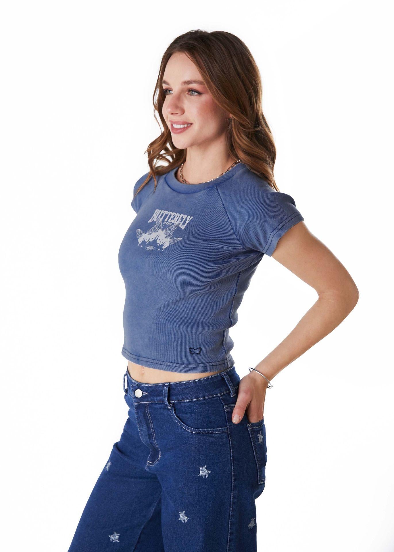 POLERA MILLER BABY TEE ESTAMPADA CELESTE EFESIS