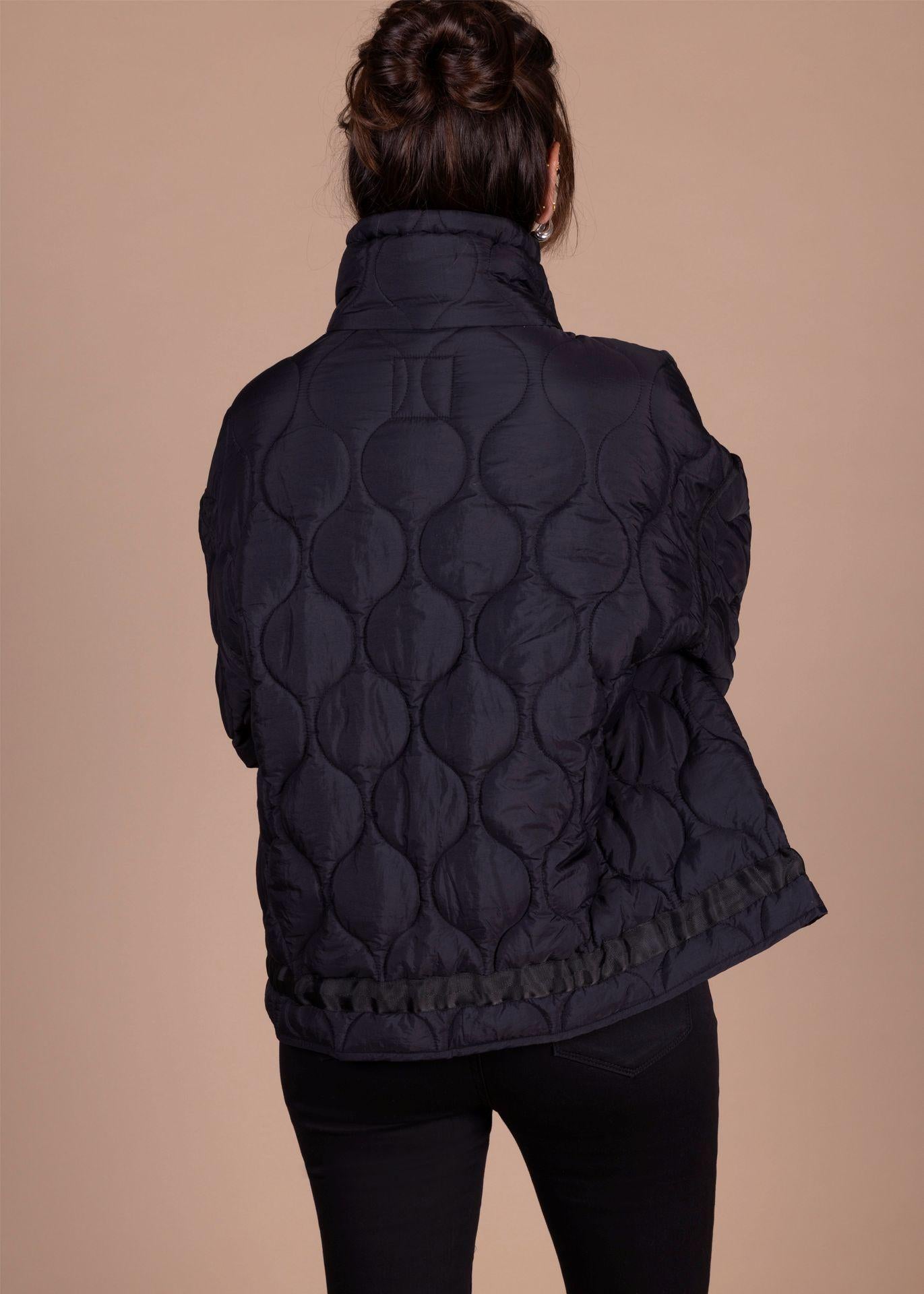 Parka Aina Regular Acolchada y Recogido Negro Efesis