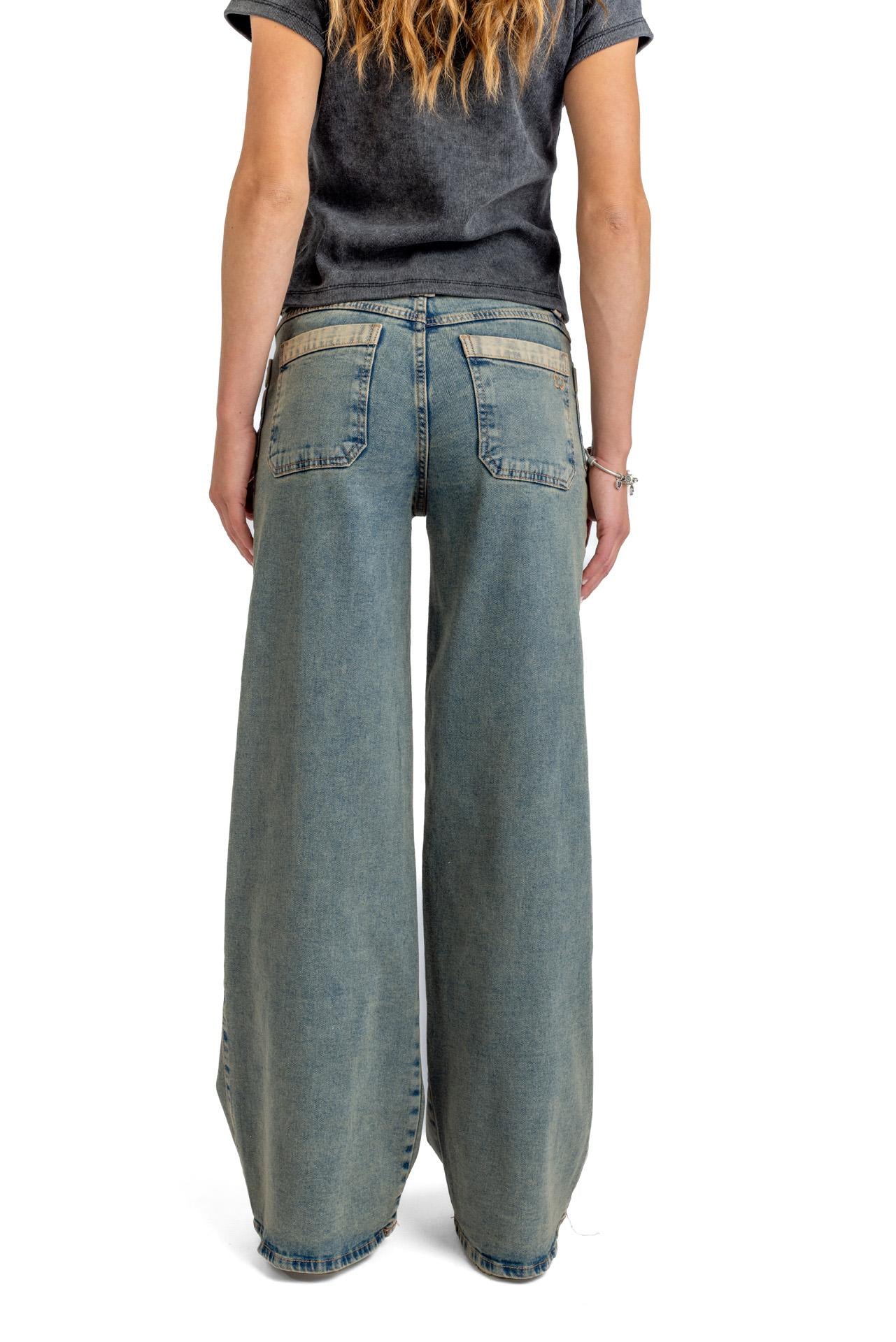 JEANS KARUN WIDE SOBRETEÑIDO BOLSILLO PARCHE AZUL EFESIS