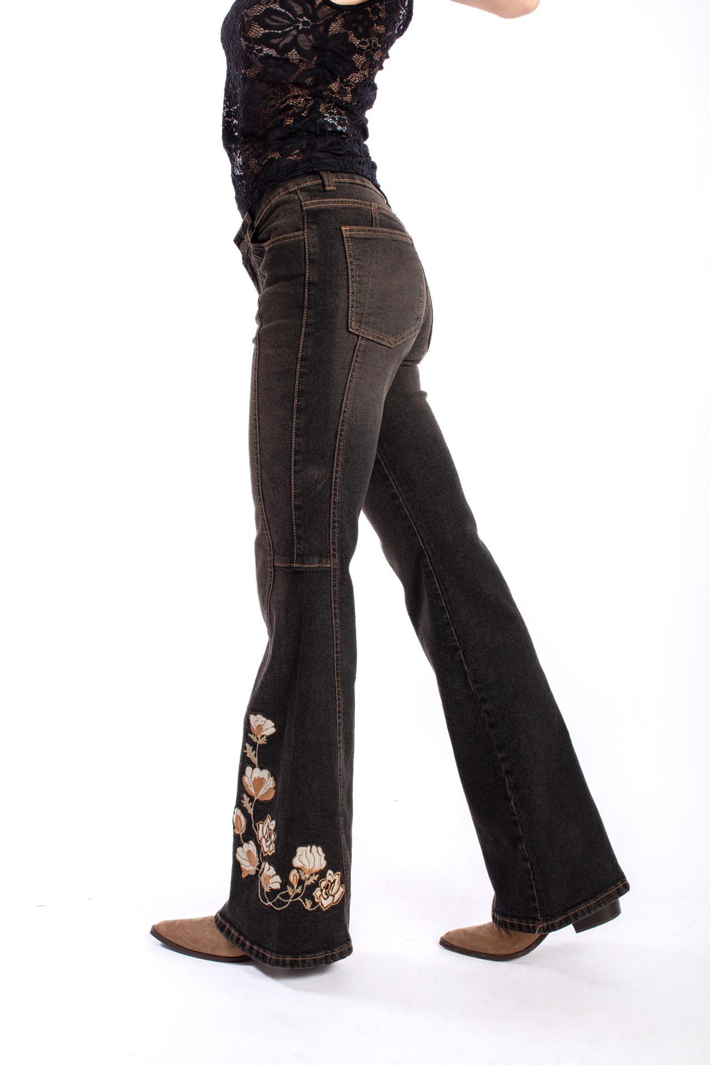 JEANS CURVI FLARE CORTES Y BORDADO EFESIS