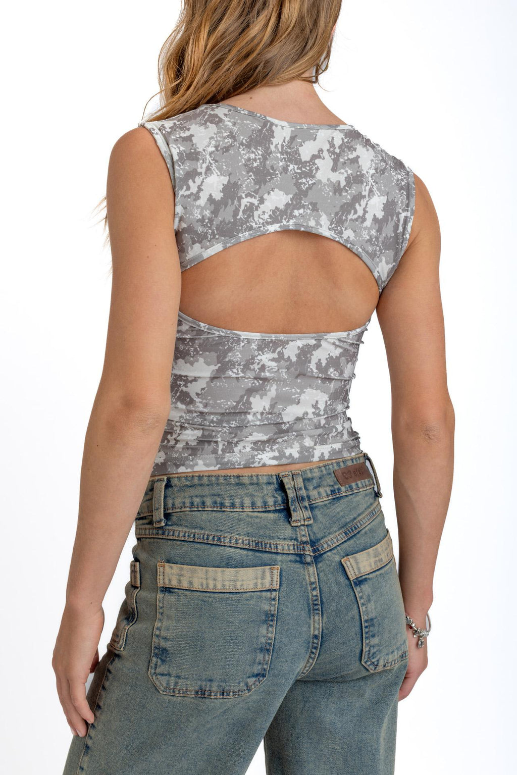 POLERA KYLE CROP ABERTURA ESPALDA PRINT MILITAR EFESIS